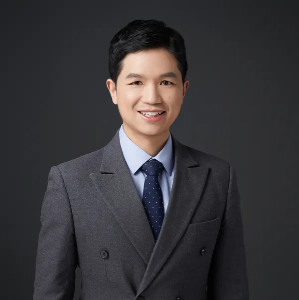 刘怡 博士